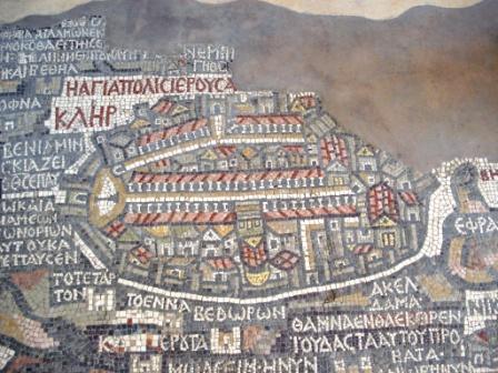 Madaba - 6de eeuwse Byzantijnse moza�ek met het plan van Palestina uit de Sint-Joriskerk - detail: plan van Jeruzalem